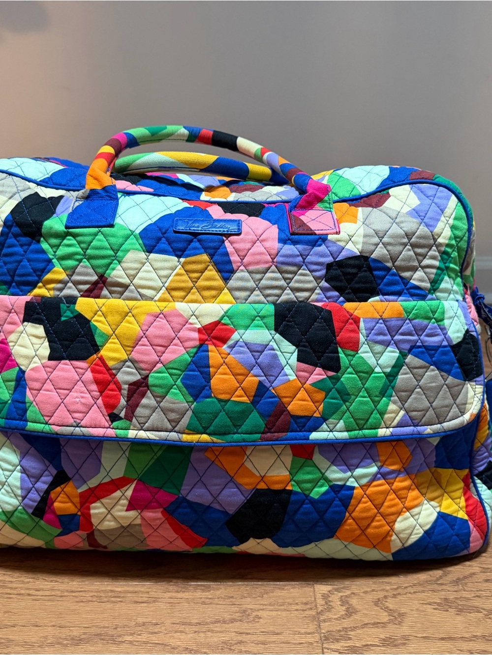 Vera Bradley “POP ART” Large Duffel- Retired and Highly Sought After Print - Picture 2 of 7